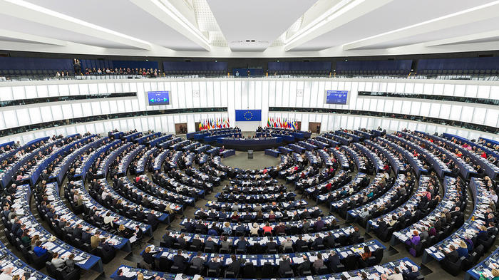 Das Europ&auml;ische Parlament in Stra&szlig;burg - Bild: wikimedia.org / Diliff