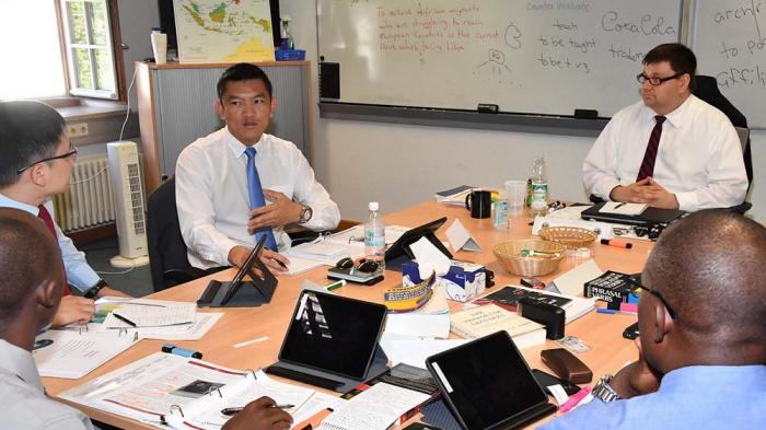 Sinkende Ausbildungszahlen k&ouml;nnten den Fachkr&auml;ftemangel verst&auml;rken. - Bild: flickr