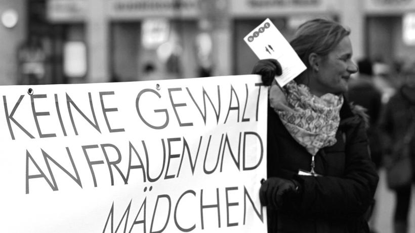 EU-Minister*innen wollen Gewaltschutz für Frauen stärken. - Bild: flickr / Sommer-in-Hamburg