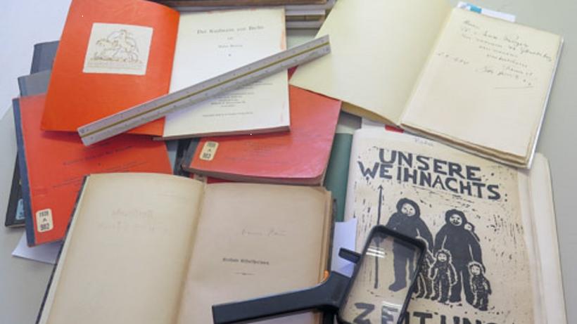 Provenienzforschung an Büchern der Deutschen Nationalbibliothek. - Bild: DNB/ Cornelia Ranft