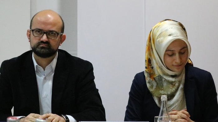 Beklagt Repressalien regierungsnaher t&uuml;rkischer Kr&auml;fte in Deutschland: Ercan Karakoyun (links). - Bild: zwd