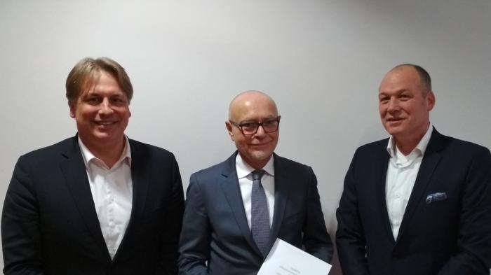 VDP-Pr&auml;sident Klaus Vogt, Verfassungsrechtler Prof. Udo di Fabio und VDP-Bundesgesch&auml;ftsf&uuml;hrer Dietmar Schl&ouml;mp (v.l.n.r.). - Bild: zwd