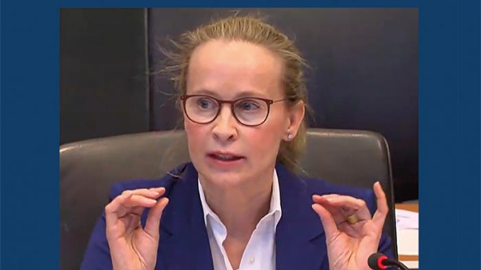 Titel-Cover zwd-POLITIKMAGAZIN 407. Im Bild Prof.in Brosius-Gersdorf (Stream BTG, Anhörung im Rwchtsausschuss 10.02.2025)