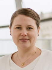 Carolin Wagner (BildQ: Webseite Wagner, Foto: Selin Jasmin